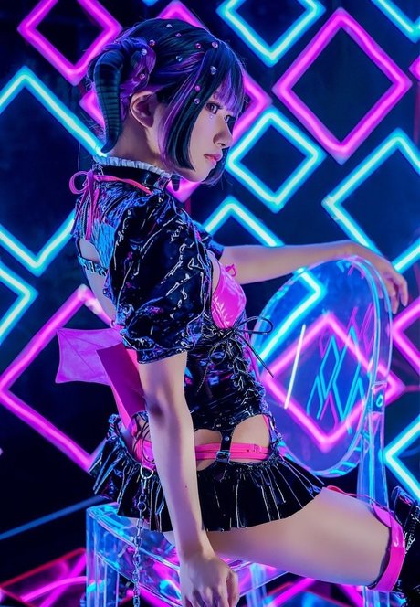 Hitsuji Negoto modelo pornografico galería