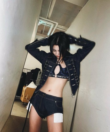 tiny pretty j adult model gallery