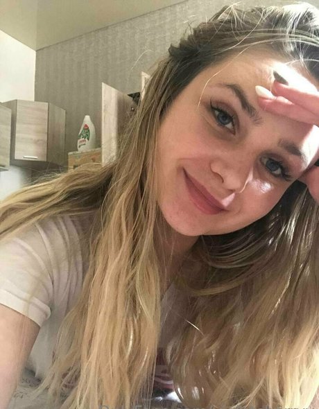 violetcherryy haut de star du porno photo