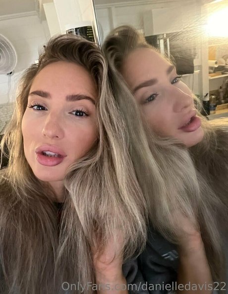 danielledixon22 étoile chaude photos