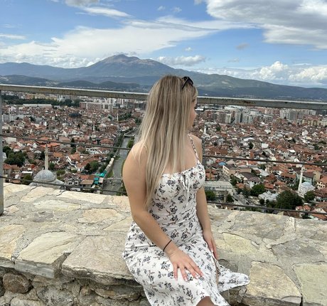 Tinypeachpuff modèle artistique archive