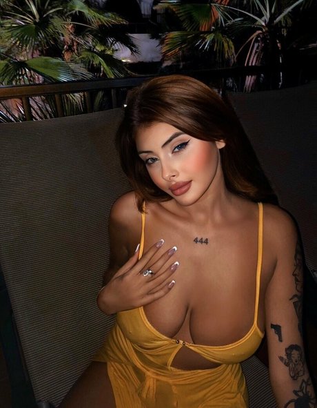 Paaaubg modelo exclusivo fotos