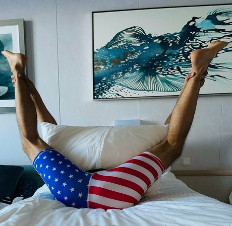 snkrs uncensored modelo de arte fotos