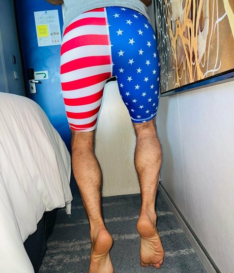 snkrs uncensored estrella porno erótica imágenes