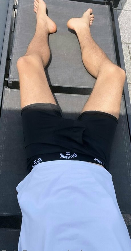 snkrs uncensored étoile nue images