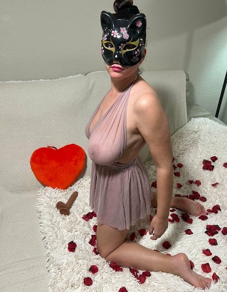 Elsaliux modelo gratis imagen