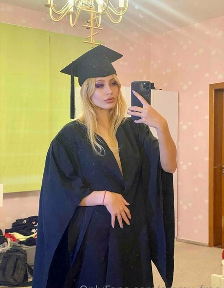 emmy almyy star du porno belle galerie