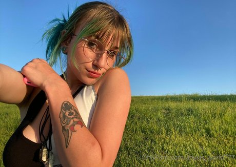 adylasworld arte modelo archivo