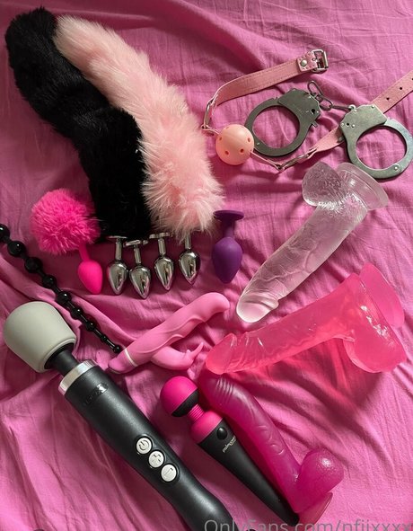 nfiixxxx model nude photos