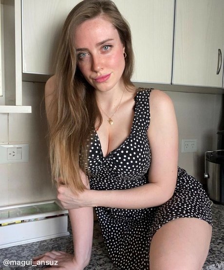 Magui Ansuz modèle parfait des photos