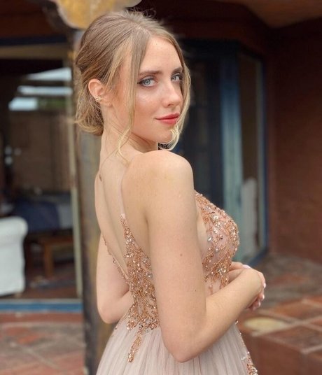 Magui Ansuz modelo adulto archivo