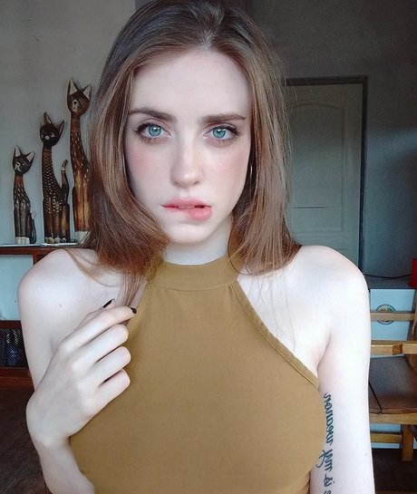 Magui Ansuz estrella porno desnuda galería