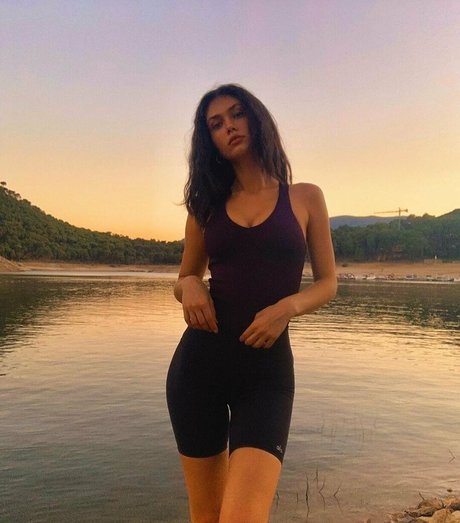 Victoria Bronova estrella porno adulto archivo