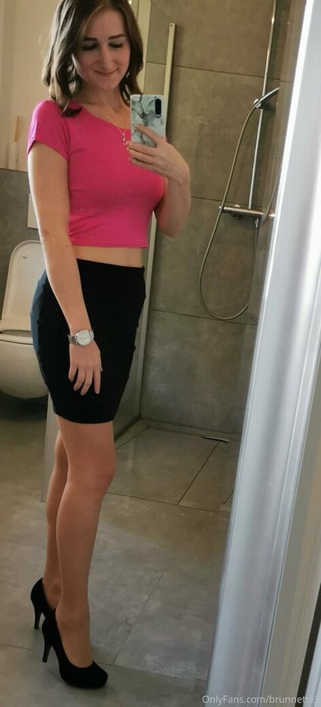 brunnette3 model perfect galleries