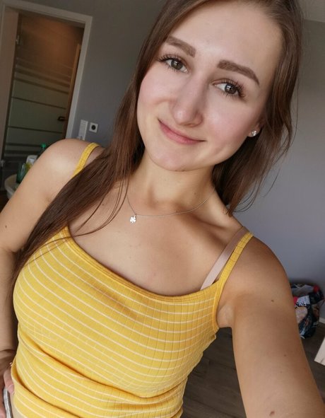 brunnette3 naked pornstar pic