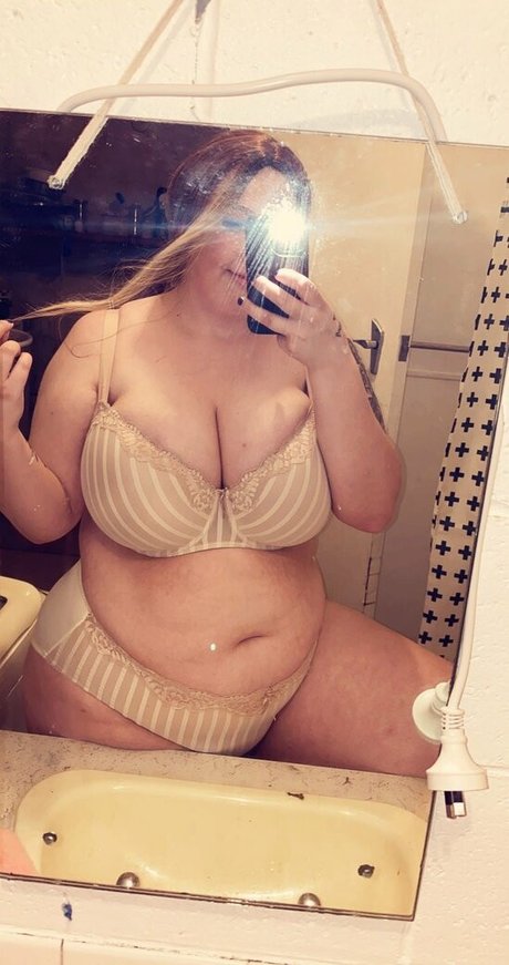 yazminrose12 model top gallery