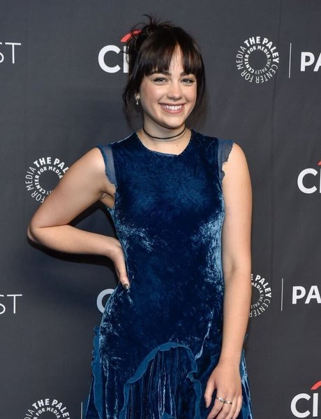 Mary Mouser jolie étoile galeries