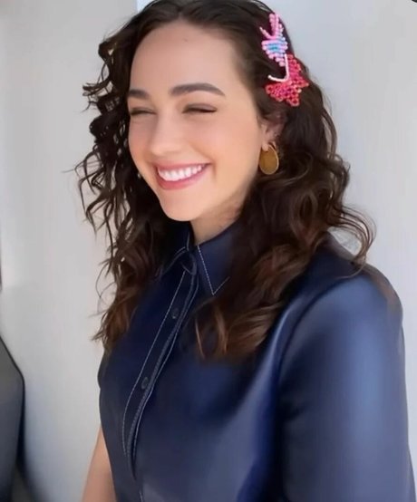 Mary Mouser étoile de haute qualité collection