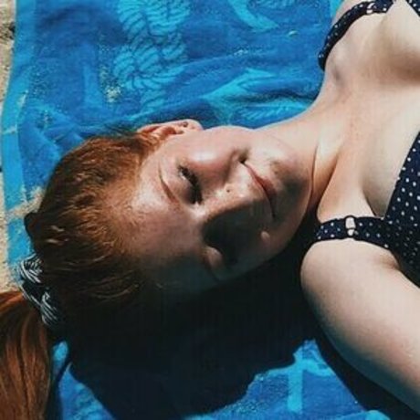 notemilyb estrella adulta foto