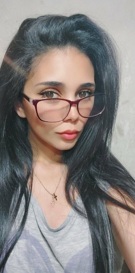 queenvcsext model nude images