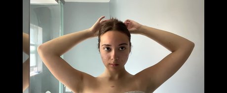 Laufey Lin pornstar art picture