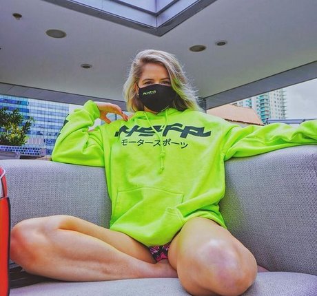 Collete Davis actrice nue img