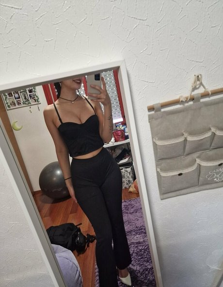 lesbian milf onlyfans hot nude pics