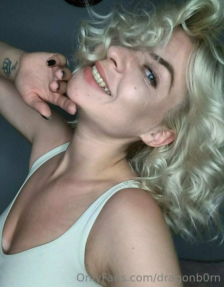 dragonb0rn actrice chaude images