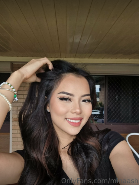 Mina Ash estrella porno adulto fotos