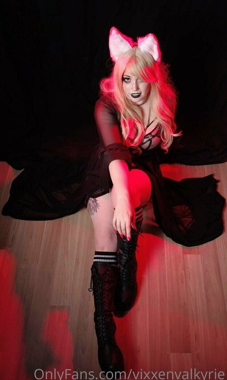 vixxenvalkyrie modelo desnudo galerías