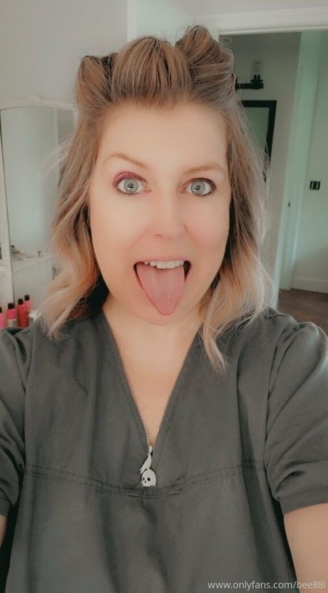 bee88i estrella porno caliente fotos