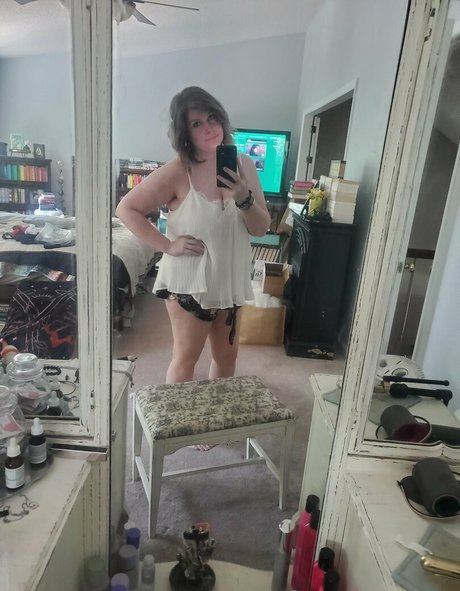 bee88i star exclusive image