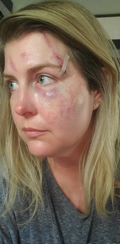 bee88i actriz caliente fotos