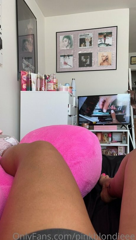 tierratheblonde arte modelo archivo