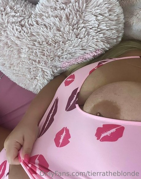 tierratheblonde actrice exclusive galeries