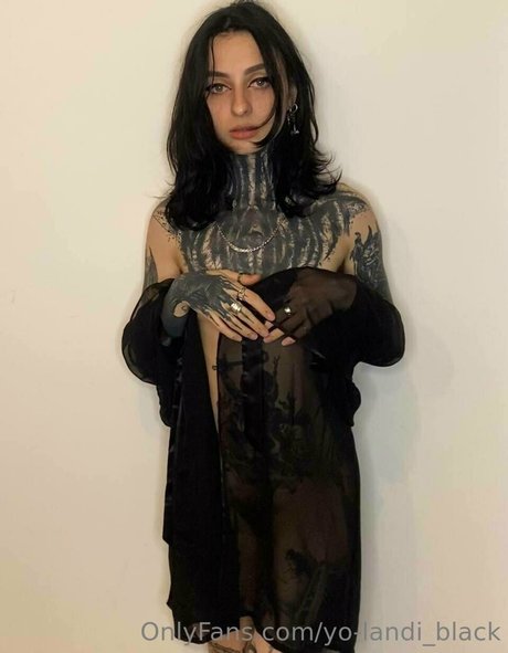 yo landi black actrice des photos