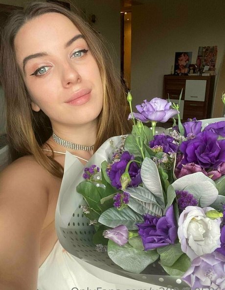 night muffin actrice de nus image