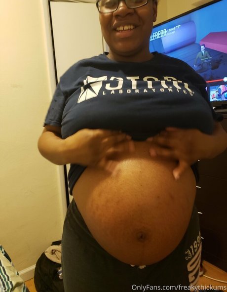 freakythickums pretty pornstar image