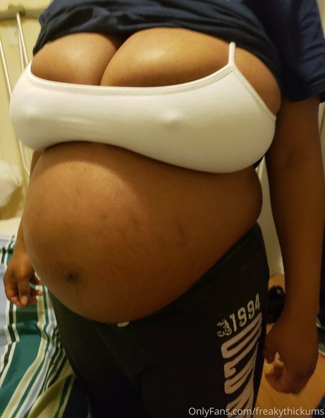 freakythickums sexy pornstar picture