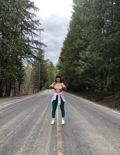 elonababyy modèle xxx galerie