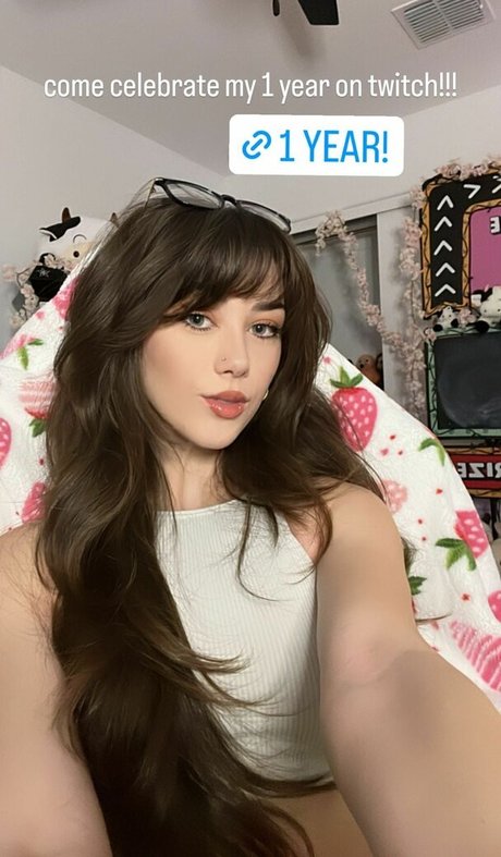 Pieceofmoo star nude pictures