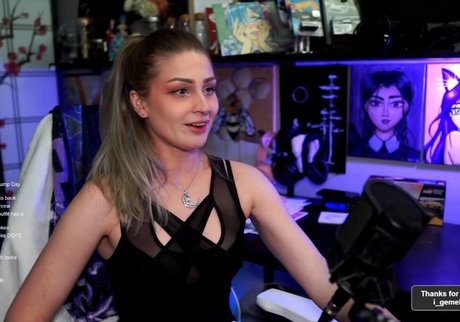 IceTokki estrella desnuda galería