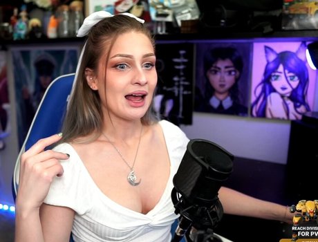 IceTokki modèle pornographique archive