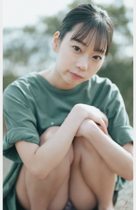 Hikaru Aoyama modèle pornographique archive