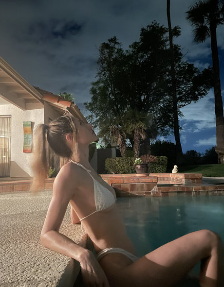 TsunadeV modèle gratuit archive