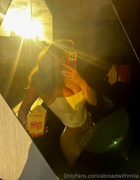 Abroadwithmila estrella porno recopilación