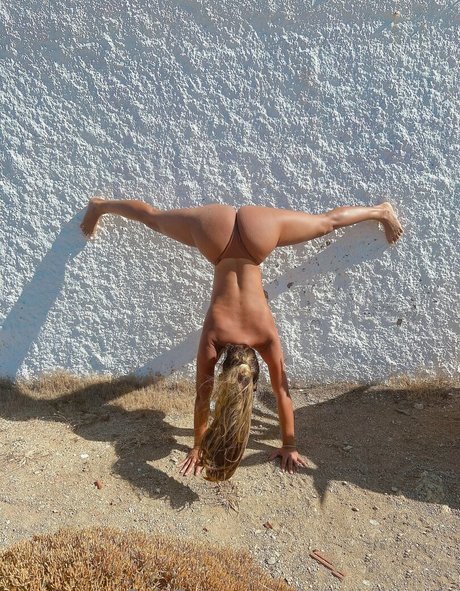 Abroadwithmila actriz de arte galería