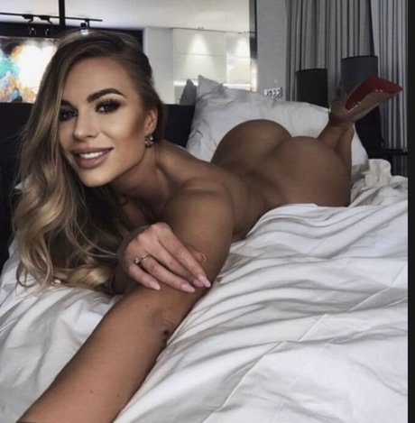 Noele Nathalia estrella perfecta galerías