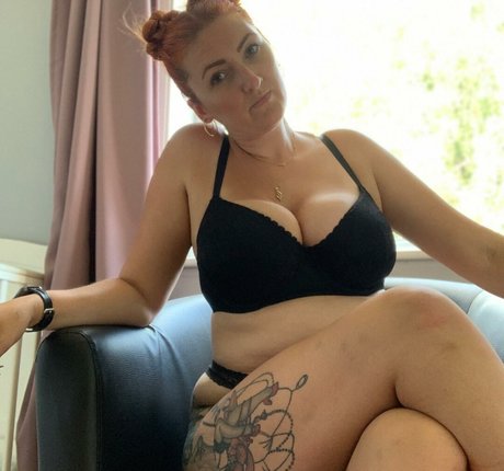 Della M star exclusive img