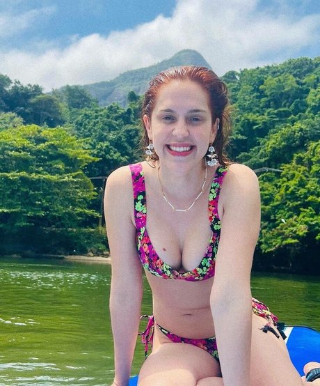 Sophia Abrahao arte modelo archivo